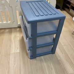 3段タンスの画像