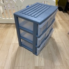 3段タンスの画像
