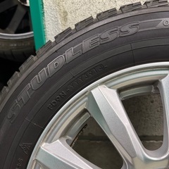 スタッドレスタイヤ、ホイールセット
の画像