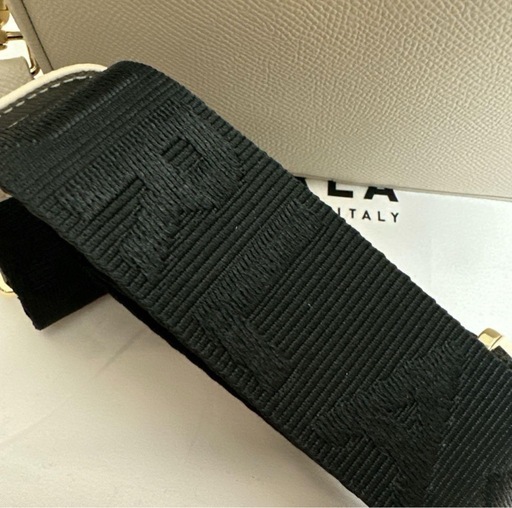 FURLA ベージュ ショルダーバッグ