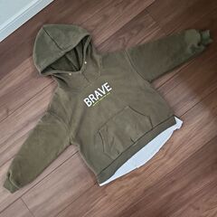 子供服　フード付きパーカー　130cmの画像