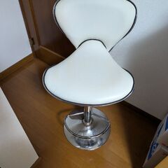 ハイチェア　2つで4,000円の画像