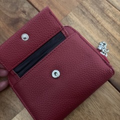 コンパクト財布　赤　新品未使用品の画像