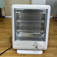 Amazon | 【ミツバストア】カーボンヒーター 電気ストーブ 暖房 速暖 首振り 遠赤外線ヒーター 2灯 コンパクト 足元暖房 おしゃれ 静音  省エネ 節電 脱衣所 洗面 トイレ キッチン リビング xr-fr01-bk | ミツバストア | 電気ストーブ
