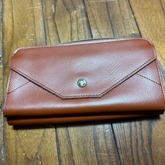 【ほぼ新品】ムーミン　リトルミィの本革長財布の画像