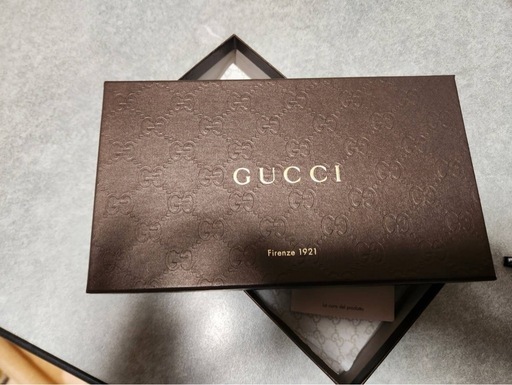 グッチ　ラウンドファスナー財布　箱有り　　　　　
中古品　　　　値下げしました〜‼️  