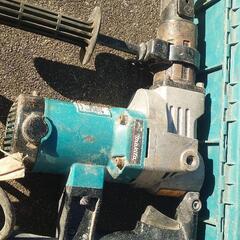 ブロックをバリバリ割ろう❗『🉐ハンマーの刃が画像の４種類付き』makita （マキタ）100V 35mmハンマドリル HR3520  （第二弾）の画像
