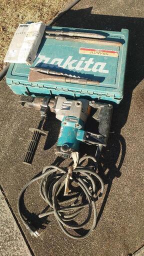 ブロックをバリバリ割ろう❗『ハンマーの刃が画像の４種類付き』makita （マキタ）100V 35mmハンマドリル HR3520  （第二弾）