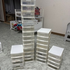 ダイソー収納引き出し8個の画像