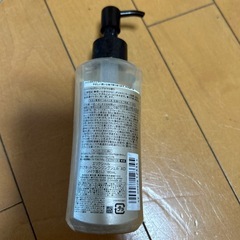 【新品　未開封】
YOLUナイトリペアトリートメント　ELIXIRクリアホットクレンジングジェル180g【残6割】 の画像