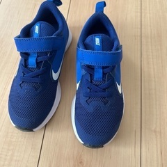 未使用品　18㌢　NIKEスニーカー