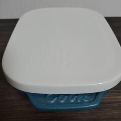 【新品未使用品】NO1🌼ブルー色ふた付き耐熱プレート