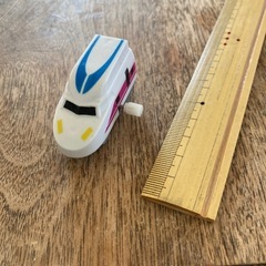 【もらってください】【引き取りに来れる方】食玩おまけのミニカー？の画像