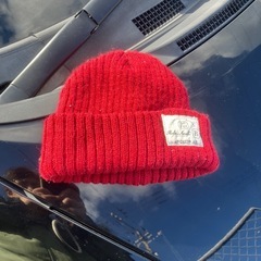 契約中　ニット帽赤の画像