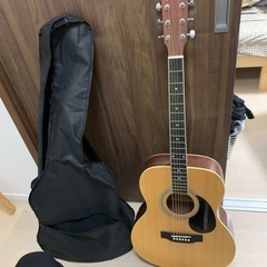 美品アコースティックギター付属品数点あり。