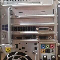 ★★HP ENVY Phoenix 800-080jp　HP純正水冷CPUクーラー（赤LED)+Core i7　KモデルCPU　+グラボ搭載　ゲーミングデスクトップPC　プレミアム・ミニタワー型(レッド・イルミネーション付 / 縦置き)の画像