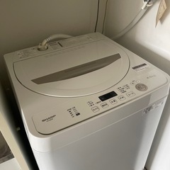 I-81【ご来店頂ける方限定】SHARPの4、5Kg洗濯機です 締まる