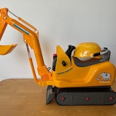 子供用ショベルカーの画像
