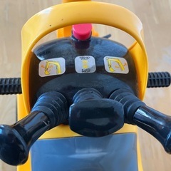子供用ショベルカーの画像
