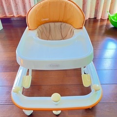 ベビー歩行器　コンビ
