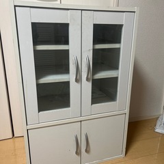 食器棚の画像