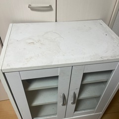 食器棚の画像