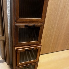 小さめの小物収納棚