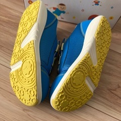 新品 箱入り MIZUNO 靴 19センチの画像