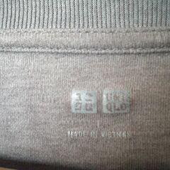 ユニクロ　長袖Ｔシャツ　②の画像