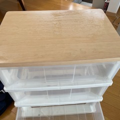クリアケース棚の画像
