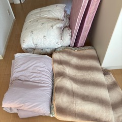 掛け布団、敷布団、マットレスの画像
