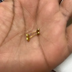 金のイヤリングの画像