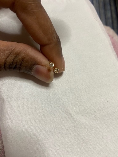 金のイヤリング