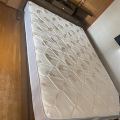 本日限定　高級セミダブルベッド＋マットレス