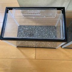 水槽　２つセット　色々まとめ売り　金魚の画像