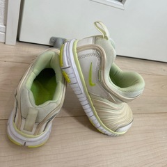 ナイキ　ダイナモ　21.5㎝