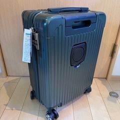 新品TSA付き、コンパクトスーツケースの画像