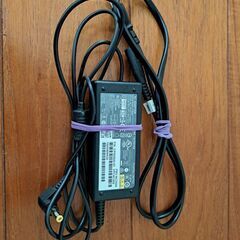 富士通PC純正アダプターの画像