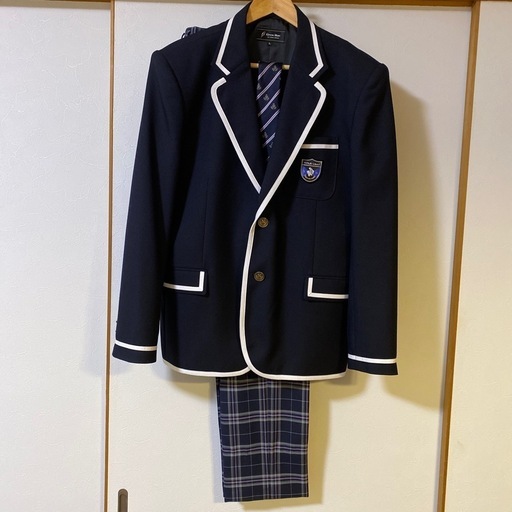 N高等学校　制服