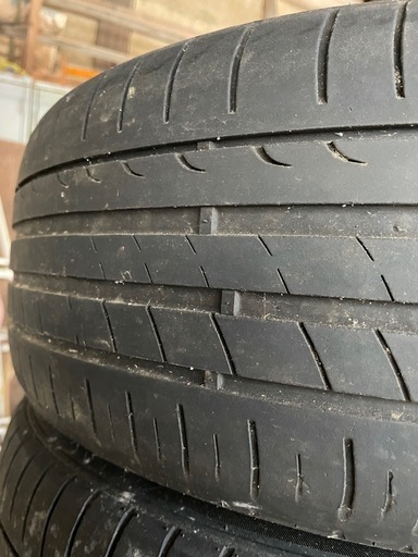 アクセラ　プレマシー  タイヤ