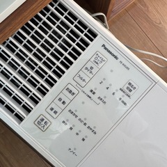 定価2.7万円　Panasonic 気化式加湿器