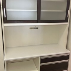 食器棚　カップボード