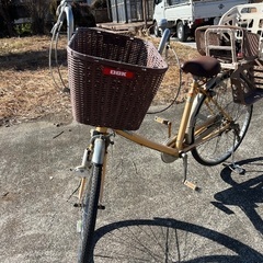 自転車２台（ママ用と小学生低学年用)鍵付き