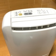 コロナエアコン6畳用2016年生別館倉庫浦添市安波茶2-8-6に置いてます - エアコン