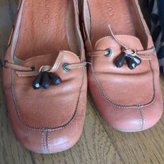 季節を選ばない履きやすい、歩きやすいバンプス。通勤、オフィスに良いです。2足まとめて。の画像