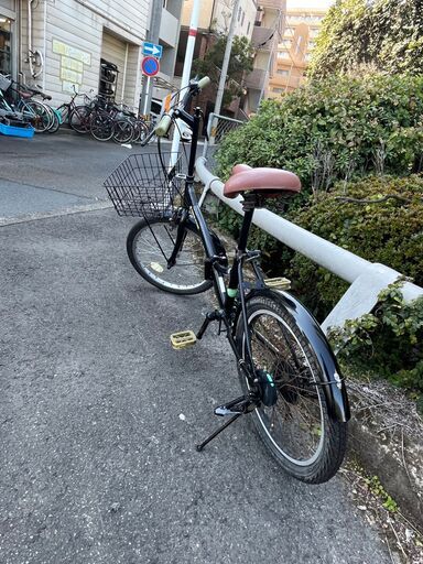 リサイクルショップどりーむ鹿大前店】No.65折りたたみ自転車シティーサイクル20インチ黒色美品6段ギア付きライト無しオシャレ早いもん勝ち ( どりーむ鹿大前店) 工学部前の折りたたみ自転車の中古あげます・譲ります｜ジモティーで不用品の処分