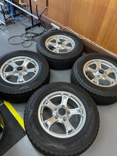 ランクル200系　WEDS KEELER 18インチスタッドレス　バリ山　美品