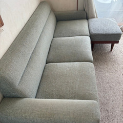 PACIFIC FURNITURE SERVICE パシフィックファニチャーサービスの3人掛けソファとオットマンの画像