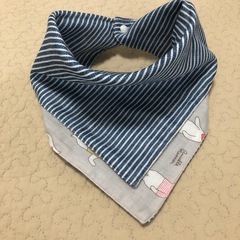 スタイ　バンダナ風　新品
の画像