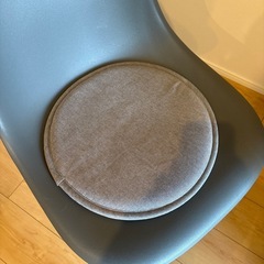 ダイニングチェア　グレーの画像